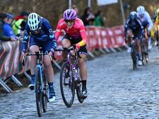 Demi Vollering in tranen: ‘We hadden willen winnen voor Amy’
