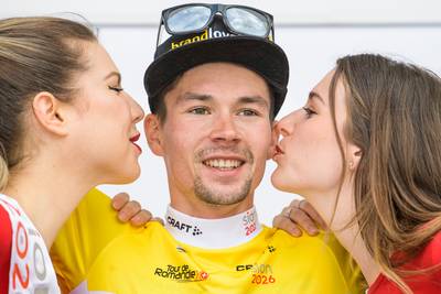 Roglic slaat flink toe in Ronde van Slovenië