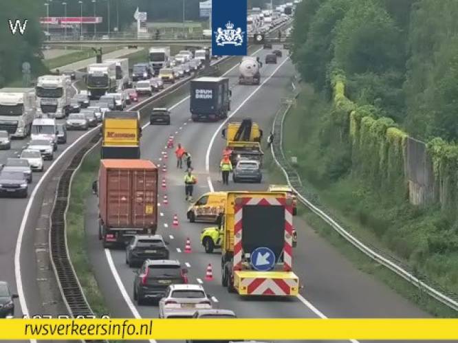 Maandagmiddag forse vertraging op A67 door ongeluk tussen Venlo en Eindhoven, file in beide richtingen
