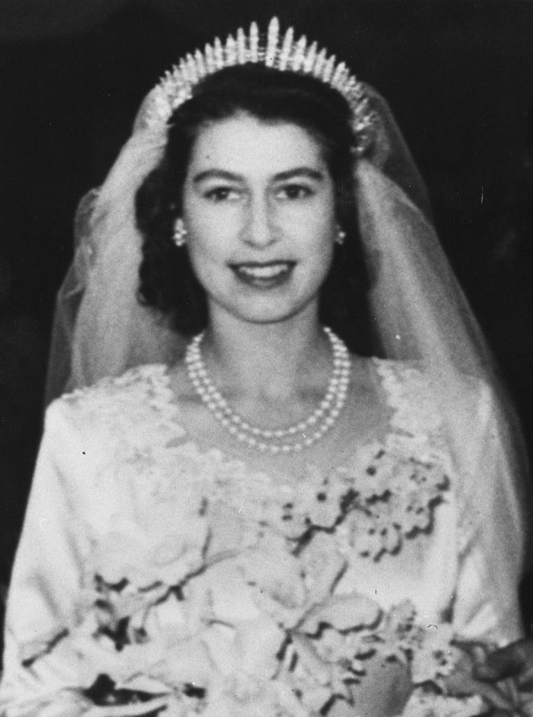 Zo zag koningin Elizabeth er 72 jaar geleden uit op haar trouwdag
