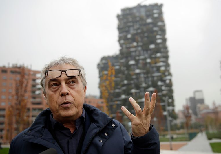 Stefano Boeri aan de Porta Nuova in Milaan. Beeld AP