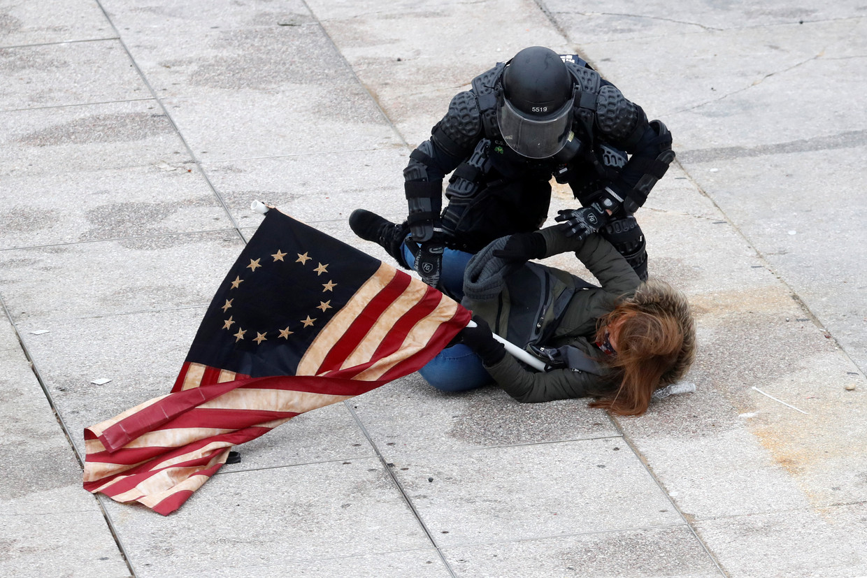 De Betsy Ross-vlag, ook uit de tijd van de Amerikaanse revolutie. Beeld Reuters