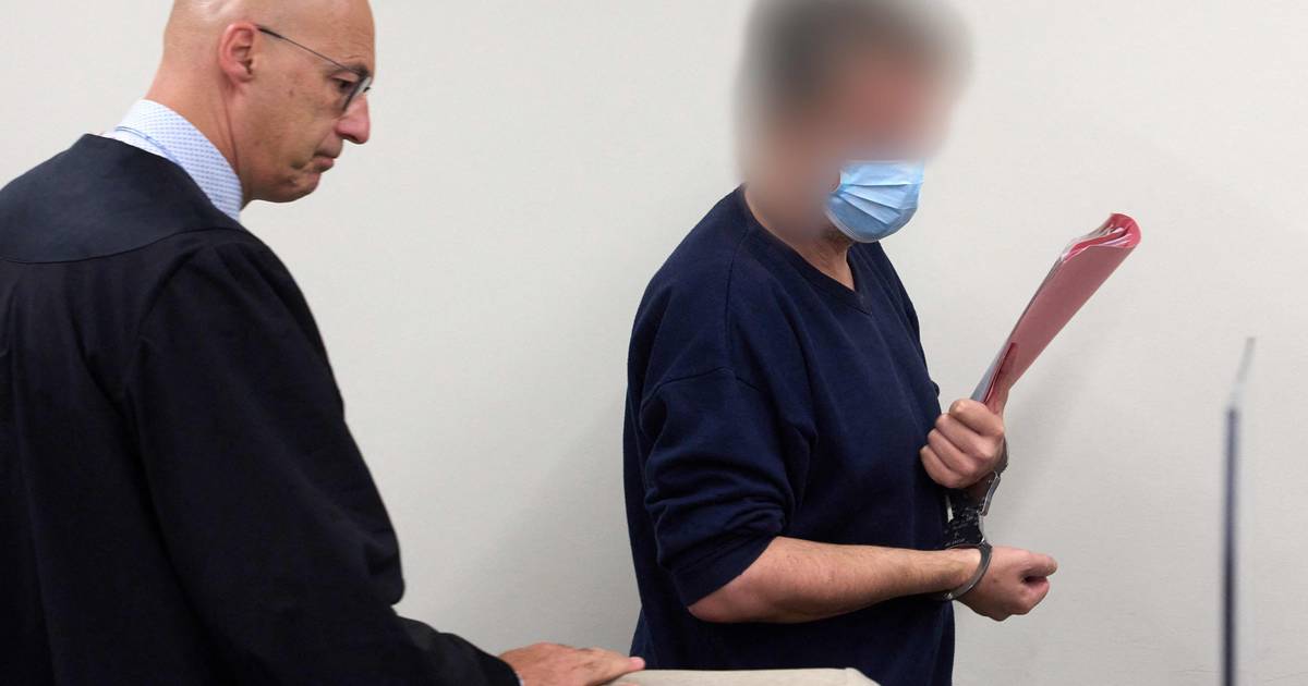 Jerman dijatuhi hukuman penjara seumur hidup karena menembak seorang karyawan pompa bensin (20) setelah berdebat tentang corong di luar