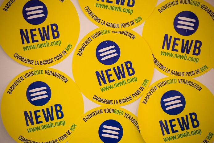 Bierviltjes met het logo van bankproject NewB.