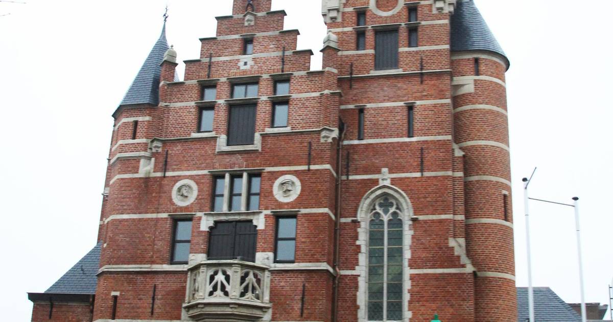 Oud Gemeentehuis na anderhalf jaar opnieuw in ere hersteld Balen hln.be