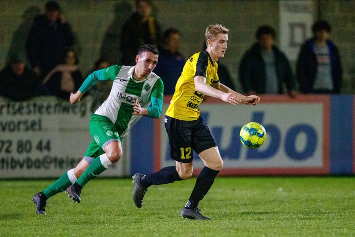 Racing Mechelen, met Yannick Put hier in achtervolging op Nick Verboven van Zwarte Leeuw, zet een belangrijke stap richting titel.