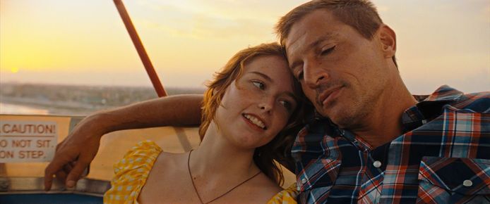 Suzanna Son en Simon Rex in Red Rocket.