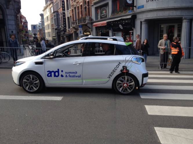 VIDEO. Primeur in ons land: zelfrijdende wagen rijdt door Leuven