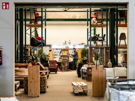 Mega-kringloop opent in oud industriepand: ‘Vroeger was er wel eens schaamte, nu is het hip’