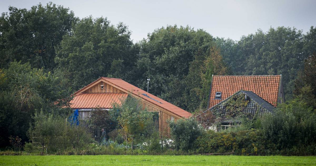 Eigenaren Boerderij Ruinerwold Leenden Tonnen Voor Restauratie Vastgoed Gezin In Schuilruimte Drenthe Ad Nl