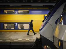 Vragen over de avondklok: kan ik ‘s avonds nog een trein of bus pakken?