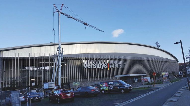 De Ceuster en Co showt unieke kraan aan stadion KV ...