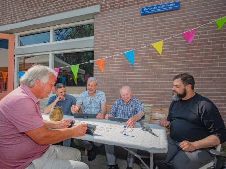Bertus (91) is de trouwste bezoeker van oudste Nederlandse buurthuis: ‘Eens een Mus, altijd een Mus’