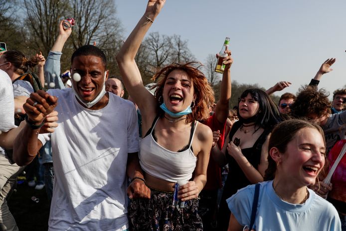 Deelnemers aan La Boum op 1 april.