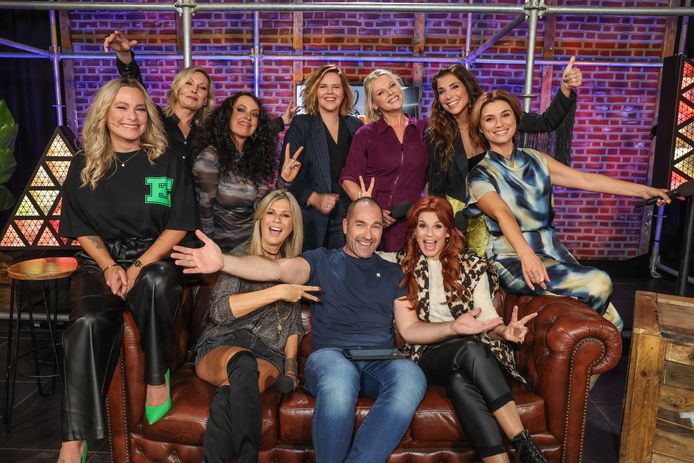 Il team di VJ del TMF, da sinistra a destra: An Lemmens, Roos Van Acker, Anke Buckinckx, Inge Moerenhout, Karen Meinen, Stijn Smets, Elke Vanelderen, Katja Retsin, Saartje Vandendriessche, Evi Hanssen.