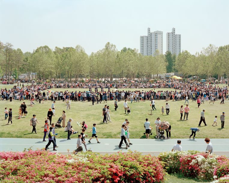 Op 5 mei wordt in Zuid-Korea op grote schaal Kinderdag gevierd. Ouders nemen hun kroost dan mee naar dierentuinen en pretparken.   Beeld Seunggu Kim/INSTITUTE