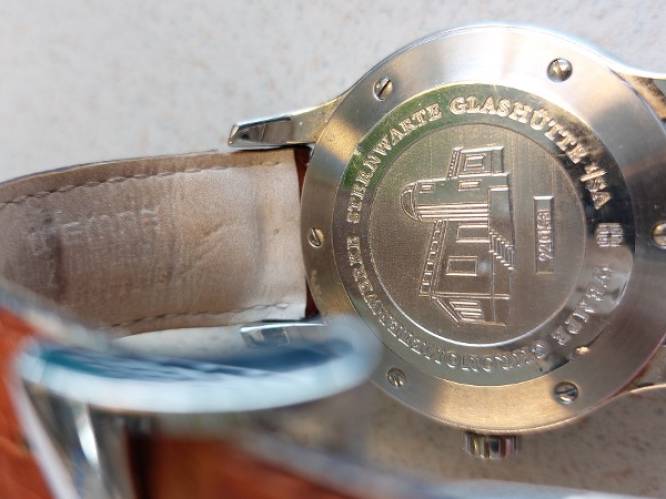 Man (58) aangehouden voor serie inbraken in Zeeland, politie zoekt rechtmatige eigenaren sieraden en horloges