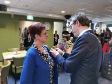 Jubileumfeest bij EHBO in Dorst, met gouden gemeentespeld voor kartrekker Marion Tensen