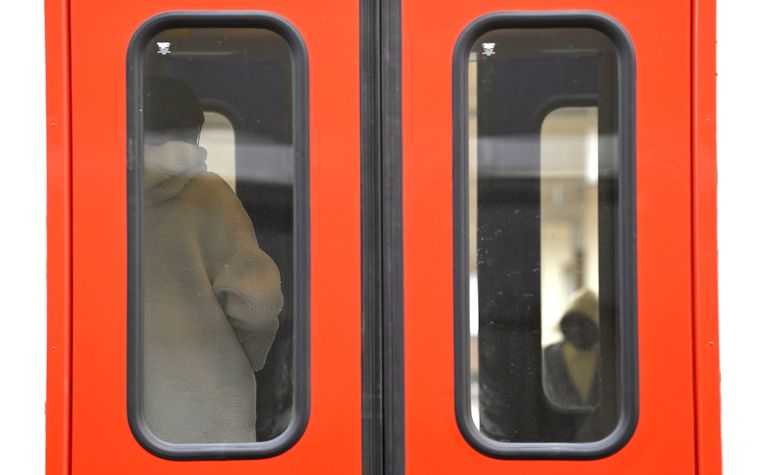 De NMBS moet de laagste stiptheidscijfers in vier jaar voorleggen en moet massaal treinen schrappen. Beeld Photo News
