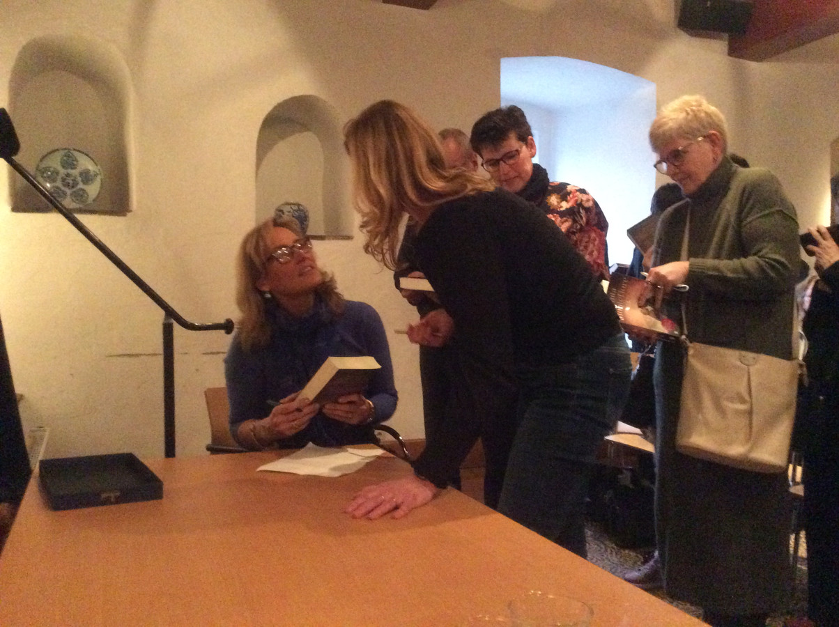 Hoe het nieuwe boek van schrijfster Montefiore onnavolgbaar verbindend ...