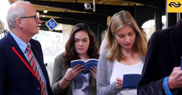 Kwart miljoen reizigers reizen gratis met Boekenweekgeschenk | Binnenland - AD.nl
