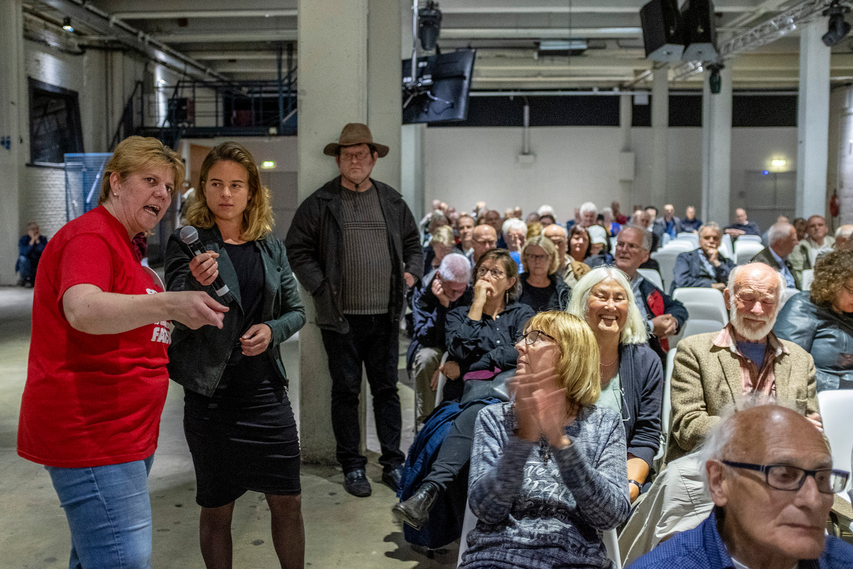  Afgelopen juni kregen vakbondsleden nog uitleg over het nieuwe pensioenakkoord, waar toen al niet iedereen blij mee was. Beeld Patrick Post
