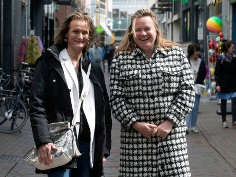 Juist nu regenboogvlaggen branden, zoeken Deventer lhbtiq+’ers vaste stek: ‘Veilige plek voor een praatje’
