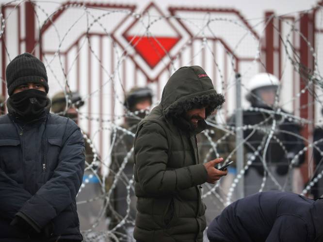 Poolse grenswacht verhindert migranten om Polen binnen te komen