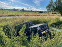 Langs de snelweg E403 tussen Torhout en Lichtervelde belandde de Toyota Land Cruiser in de gracht.