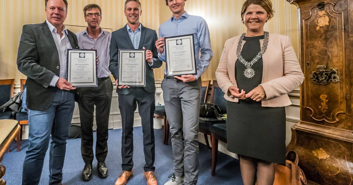 Hans krijgt medaille voor redding: 'Voor je het goed en ...