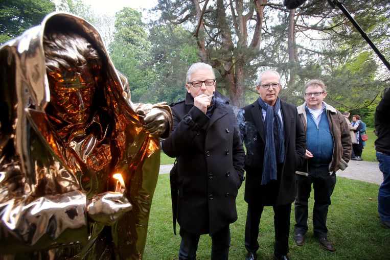 Brugge Jan Fabre bij 'De man die vuur geeft' in Brugge. Beeld Benny Proot