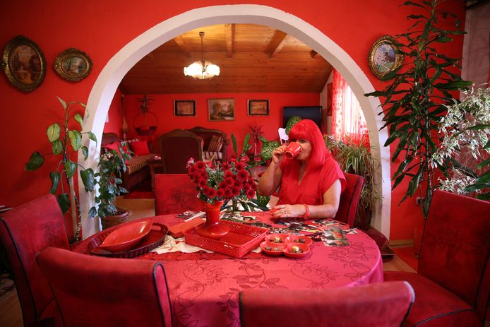 De la tête aux pieds, de la cuisine à la chambre en passant par... leur tombe, Zorica n’a rien oublié