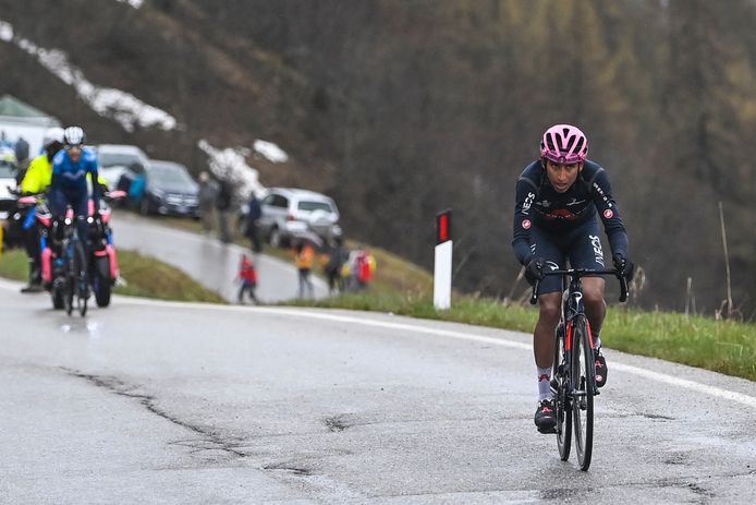 Egan Bernal zette de Giro in de tweede koersweek volledig naar zijn hand.