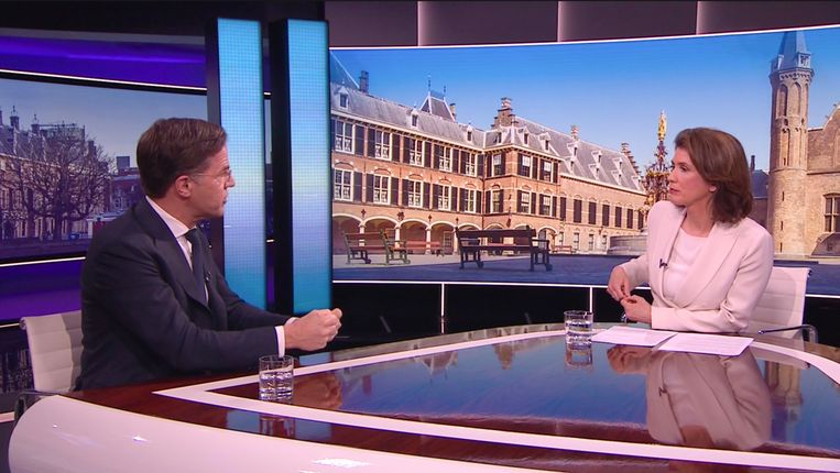 Premier Rutte in gesprek met Mariëlle Tweebeeke van Nieuwsuur. Beeld Nieuwsuur