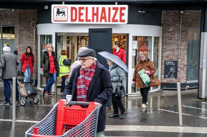 Bij supermarktketen Delhaize blijven donderdag 98 van de 128 supermarkten in eigen beheer gesloten voor de klanten.