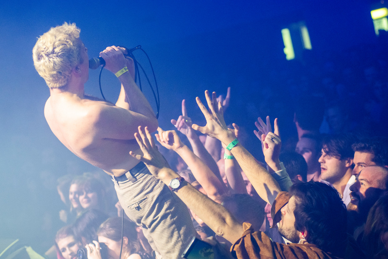 Postpunkband Shame live in Kortrijk in 2019.  Beeld Alex Vanhee