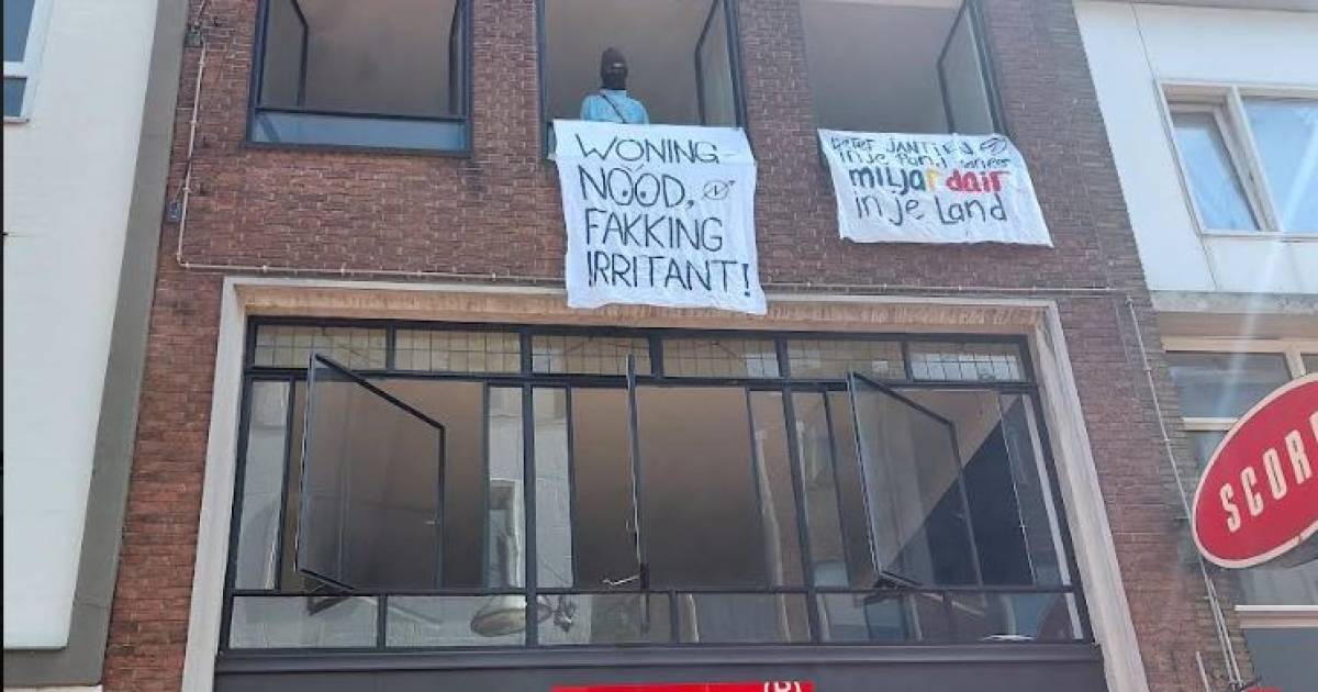 Squatters occupy a building above Levi’s in Nijmegen and an angry shopkeeper: “We pay rent for this” |  Nijmegen