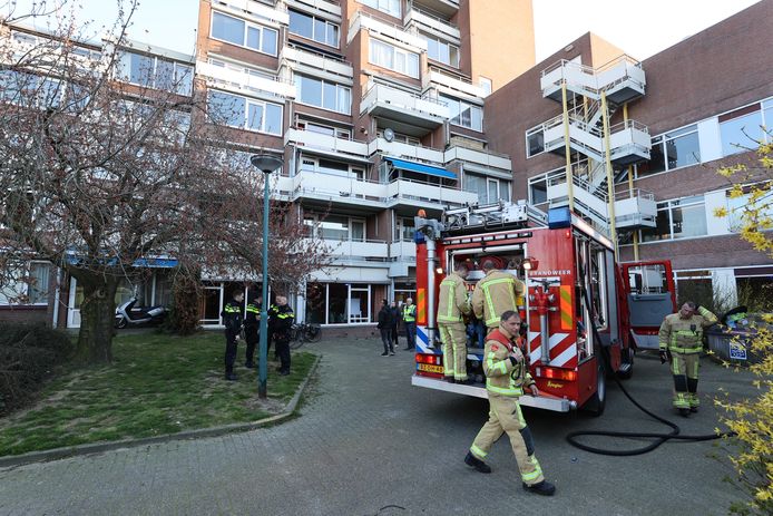 In de keuken van een woning in appartementencomplex Genderhof aan de Sterkenburg in Eindhoven heeft brand gewoed.