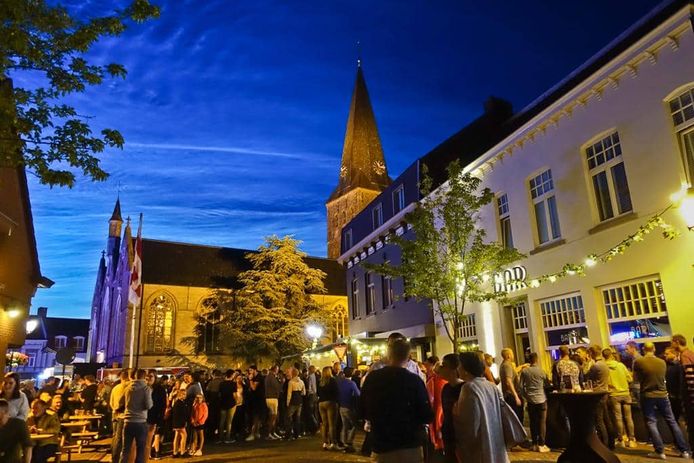 Het is al twee jaar geleden dat het dorp van Zomergem van een gezellige kermissfeer kon genieten. Dit jaar moet je wel nog zitten op de terrassen.