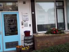 Familie staat versteld: ‘Waar is bloemstuk overleden moeder gebleven?’