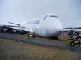 Vrachtvliegtuig glijdt voorbij einde landingsbaan in Canada