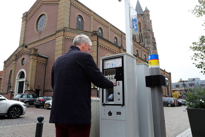 Betaald parkeren op de Groenmarkt: op zondagochtend blijft het toch gratis.