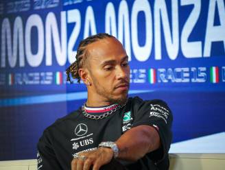 Waarom Hamilton nog twee jaar bij Mercedes blijft racen en dat voor hem een nederlaag is