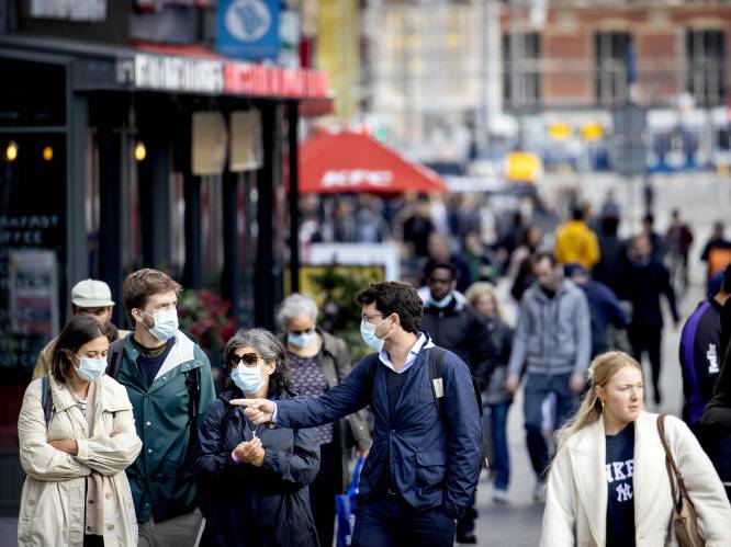 Nederlandse premier adviseert om mondmasker overal in publieke ruimte te dragen