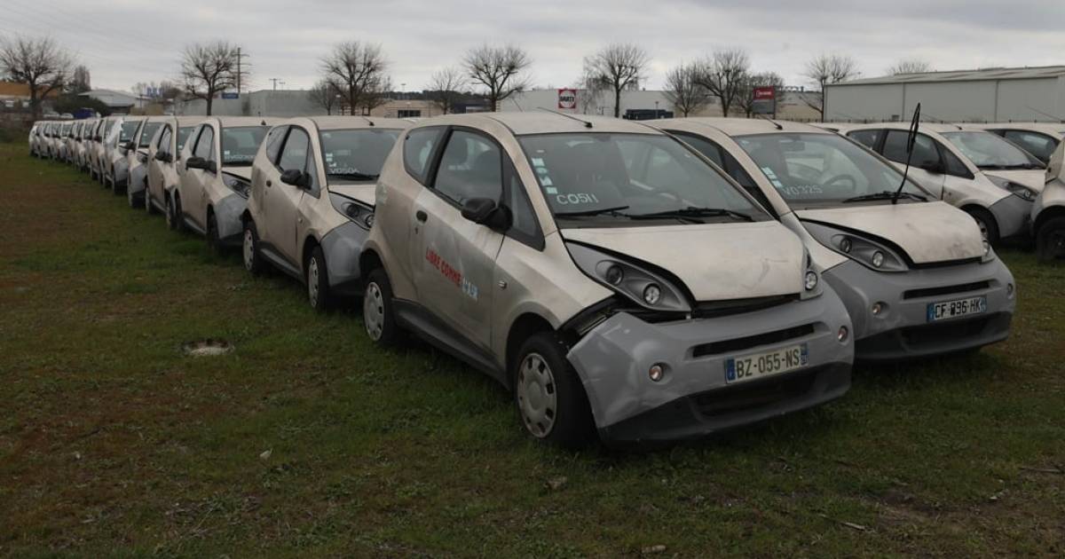 Manoeuvreren Ruimteschip campagne Duizend elektrische auto's staan al drie jaar weg te roesten op een veld na  mislukt experiment | Auto | AD.nl