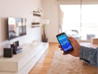 Wat is het sluimerverbruik van een televisie? En een adapter die nodeloos insteekt? Energieadvies voor jouw woonkamer