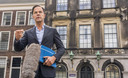 Mark Rutte (VVD) staan de pers te woord op het Binnenhof.