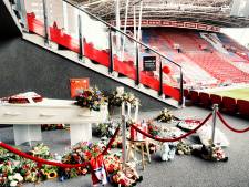 Spelers FC Utrecht bij afscheid van Seb (11) in stadion FC Utrecht