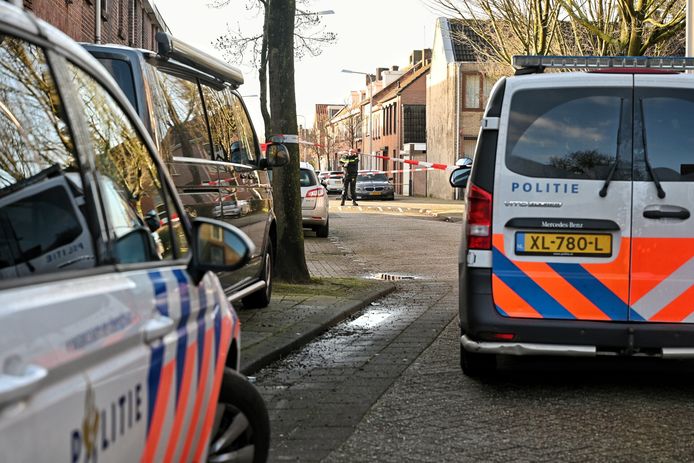 Hoogtedwarsstraat afgesloten in Tilburg.