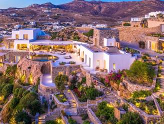 Deze magische Griekse villa huur je vanaf 15.000 euro per nacht maar je krijgt er wel heel veel voor in de plaats